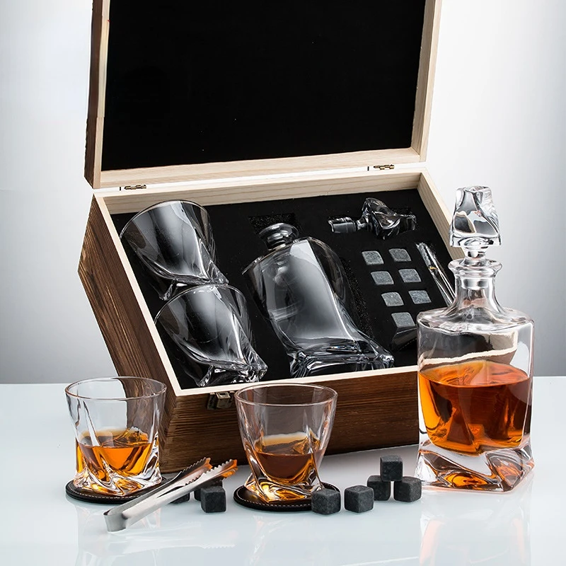Whiskey Stone Set - ウイスキーデキャンタとストーンギフトセット（男性向け）-クリスタルデキャンタ＆グラス、8個のストーンキューブ、レザーコースター、ピンウッドギフトボックス入りトング